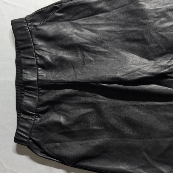 Juicy Couture Faux Leather Black Pants Size Medium - Picture 2 of 10